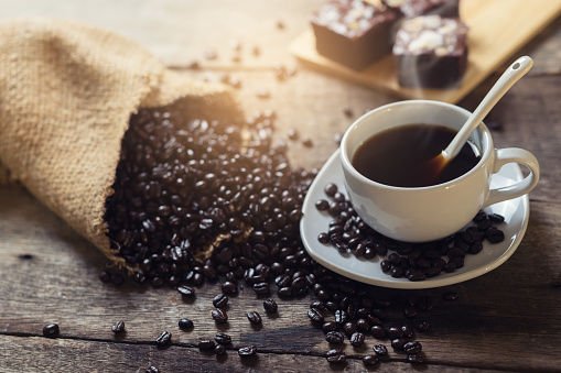 【去水肿饮品】饮咖啡去水肿？营养师拆解咖啡、红豆水、薏米水去水肿功效